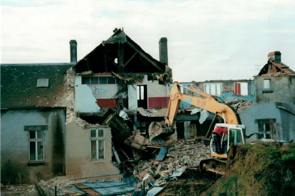 2000 ecole Ste Anne demolition LH