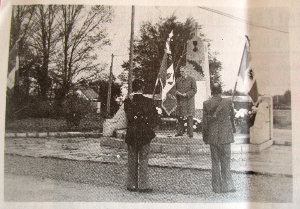 1976 Monument au mort