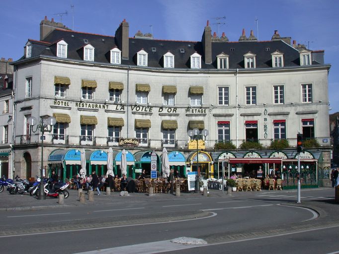 Gambetta Voile dOr Au Bureau