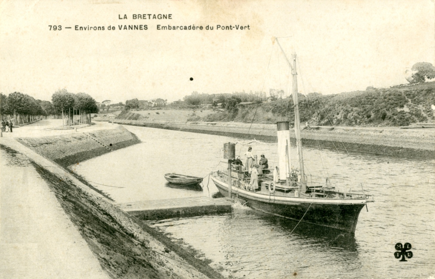 Vannes Port embarcadère Pont VERT